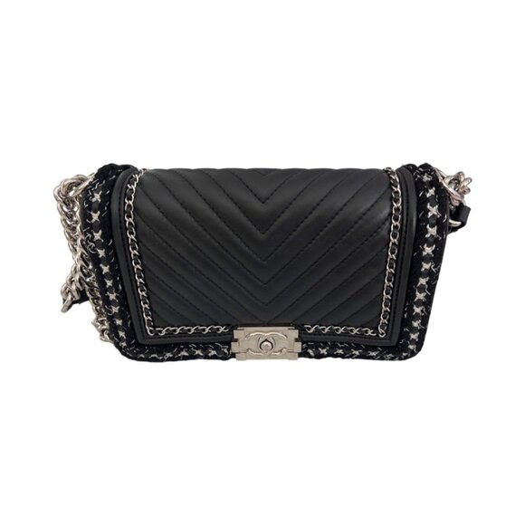 Chanel medium chevron braid around boy bag - Picture 5 of 15